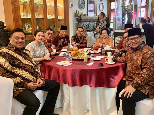 Olly Dondokambey dan Istri Nikmati Sajian Lebaran dari Megawati Soekarno Putri
