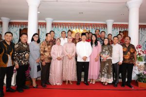 Wagub Steven Kandouw bersama Istri Safari Lebaran di  Kota Kotamobagu