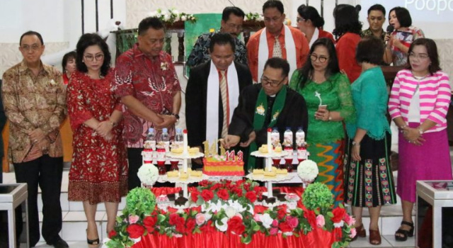 Ajakan Olly Dondokambey kepada Jemaat GMIM Petra Poopoh
