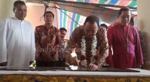 ADVERTORIAL: Royke Roring Resmikan Dua Gereja Stasi di Paroki St. Petrus Langowan