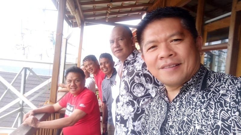 Olly Dondokambey Beri Kado Spesial kepada Joune Ganda, Apa Itu Ya??