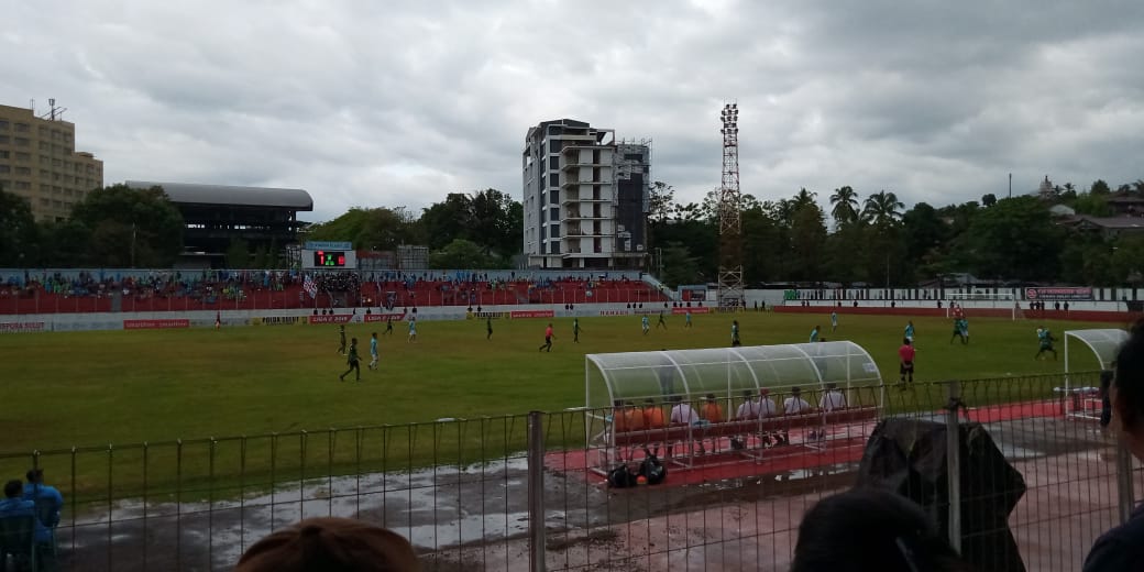Menit 57 Stadion Klabat Bergemuruh