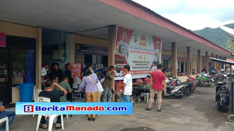 Pelayanan SIM Gratis Diserbu Warga