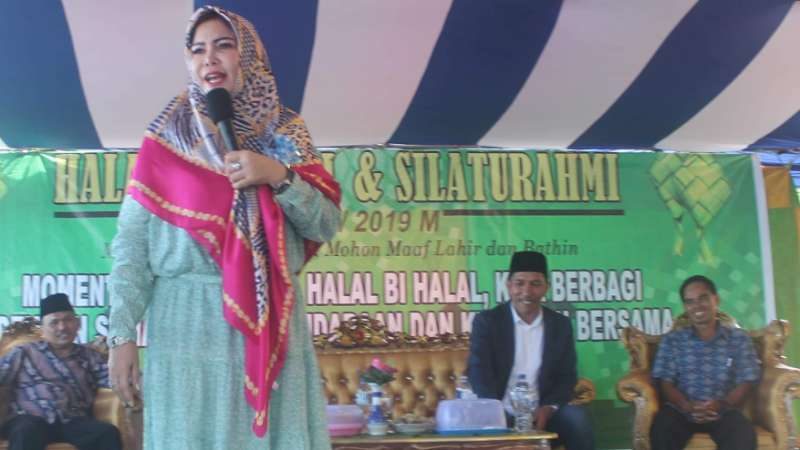Bupati Vonnie Panambunan Hadiri Halal Bi Halal Perdana Desa Bulutui