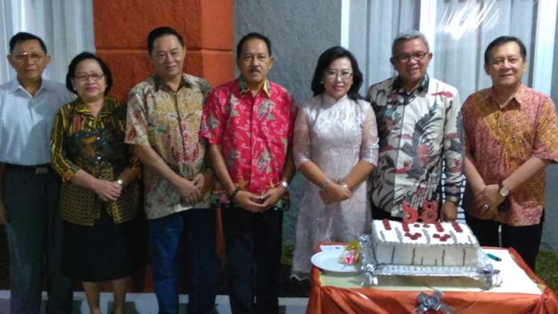 Wabup Joppi Lengkong Rayakan HUT ke-58 dan Syukuran Rumah Baru 9 Wabup Joppi Lengkong Rayakan HUT ke-58 dan Syukuran Rumah Baru