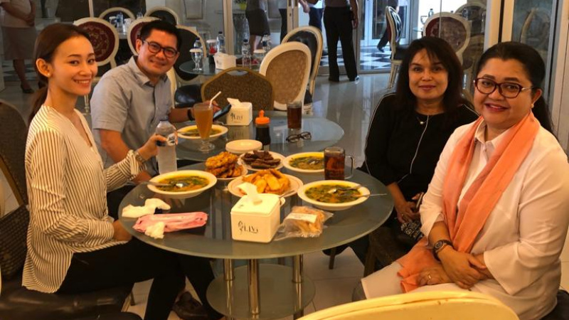 Joune Ganda Didampingi Istri Jamu Makan Siang Istri Sekab Pramono Anung