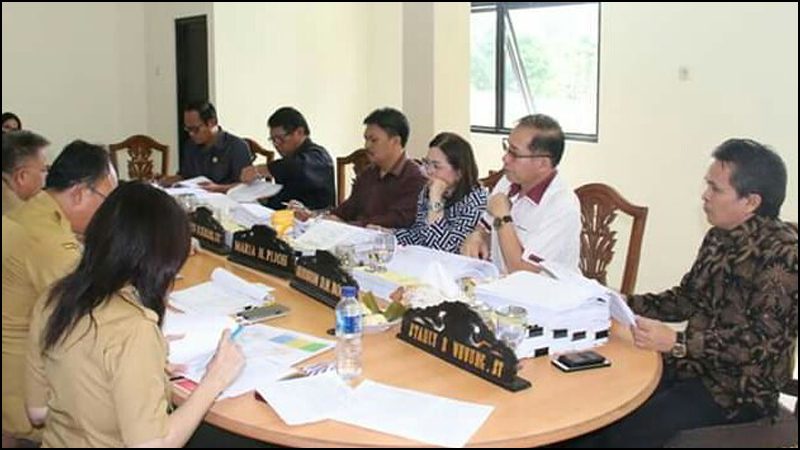 Komisi II DPRD Tomohon-Perangkat Daerah Mitra Kerja Bahas Ranperda LPJ 2018