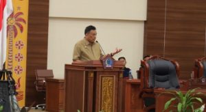 Olly Dondokambey Pertanggungjawabkan APBD