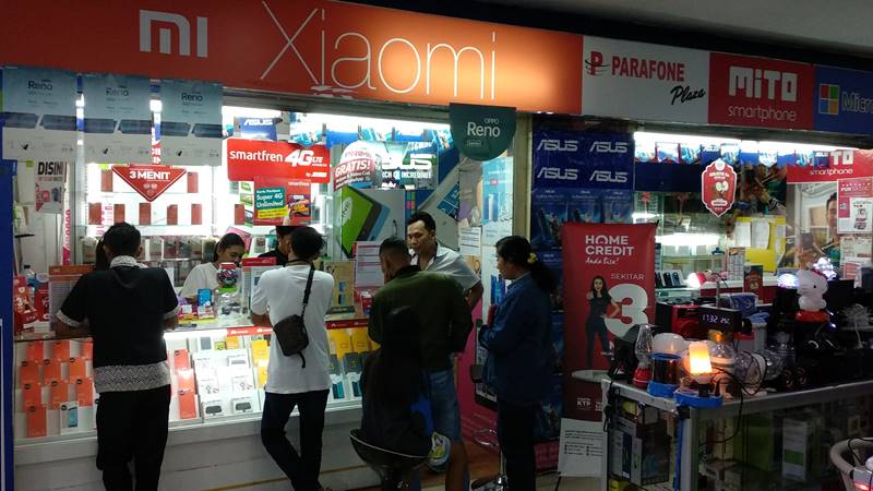 Parafone Plaza, It Center Manado tepatnya di Ground Floor Blok A No 9