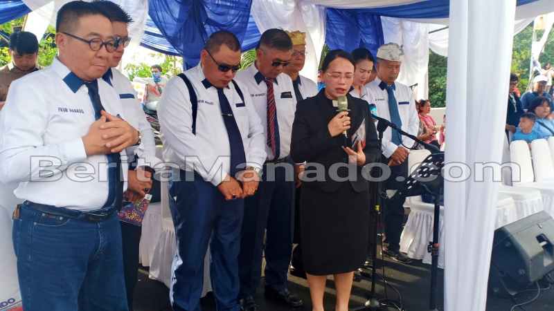 Ketua Umum Pucuk Pimpinan KGPM Pimpin Doa Buka Parade Manado Fiesta 2019