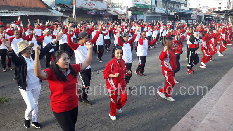 Senam Minahasa Hebat Meriahkan Pembukaan Kegiatan HUT RI Langowan Raya