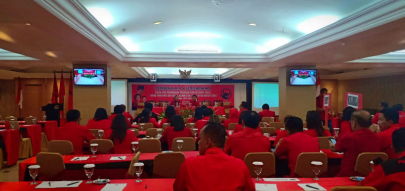 Di Hadapan Legislator PDIP Terpilih, Olly Dondokambey Titipkan Pesan ini