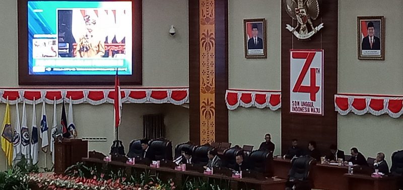 Andrei Angouw Pimpinan Paripurna 'Sidang Bersama DPD-DPR RI'