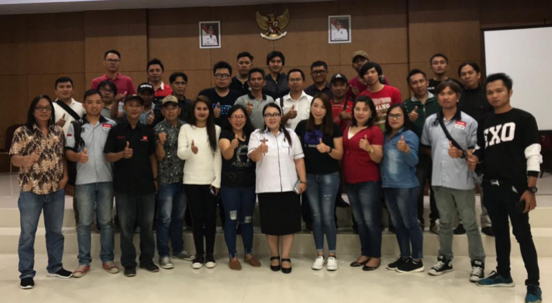 Maya Kainde Gelar Pertemuan Perdana Dengan Wartawan Minahasa