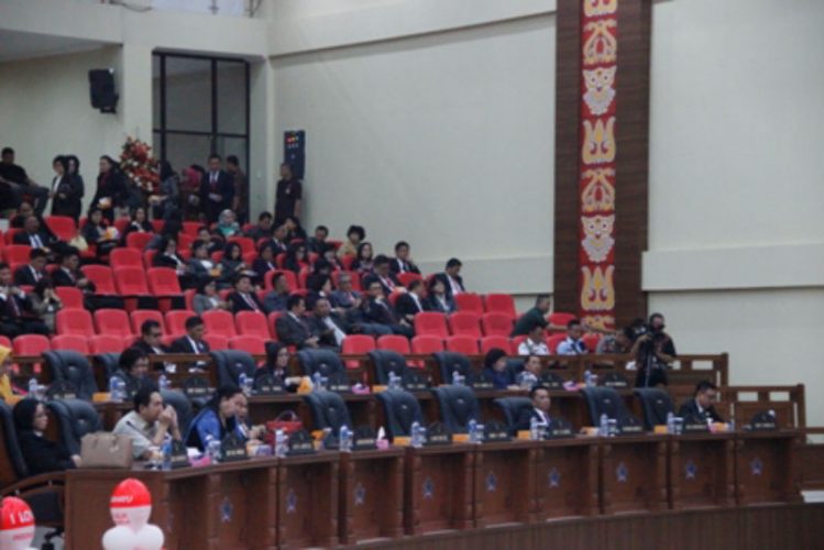 DPRD dan Pemprov Sahkan Perda Perubahan APBD Sulut Tahun Anggaran 2019 12 DPRD dan Pemprov Sahkan Perda Perubahan APBD Sulut Tahun Anggaran 2019