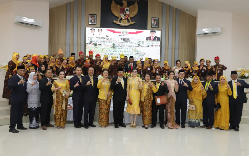 Bupati Christiany Paruntu Hadiri Paripurna DPRD Kabupaten Poso