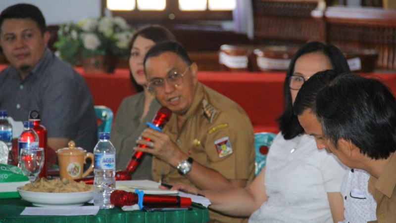 Royke Roring Pimpin Rapat Panitia PSR Sinode GMIM
