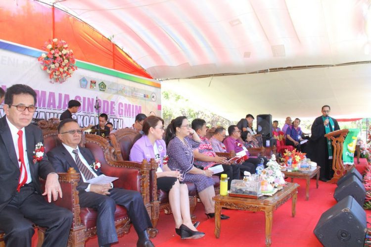 ADVERTORIAL: Royke Roring-Robby Dondokambey Hadiri Pembukaan PSR Sinode GMIM di Kawangkoan