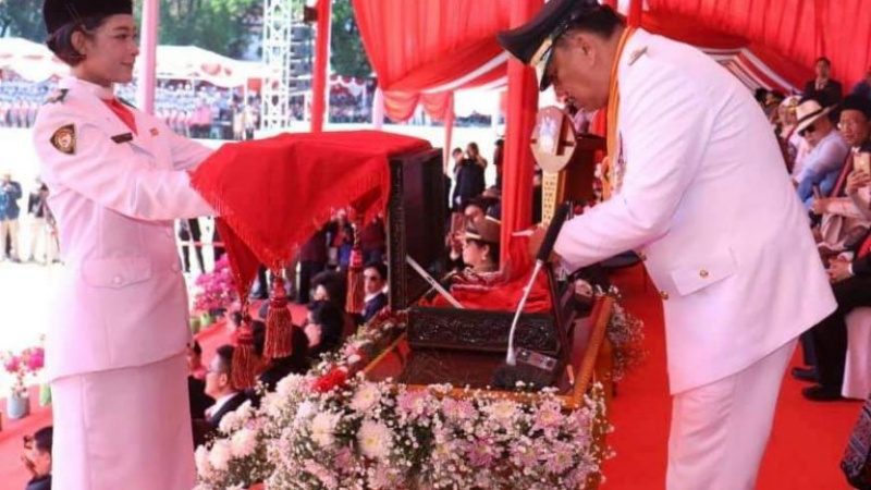 Olly Dondokambey Bertindak sebagai Inspektur Upacara