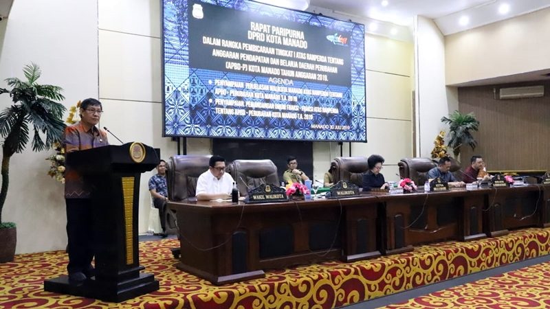 DPRD Kota Manado Gelar Rapat Paripurna Dalam Rangka Pembicaraan Tingkat 1 Atas Ranperda Tentang Anggaran Pendapatan dan Belanja Daerah Perubahan