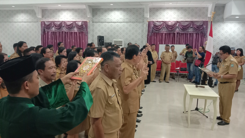 Lantik Pejabat Administrator dan Pengawas, Jabes Gaghana: Kinerja Dapat Dimaksimalkan