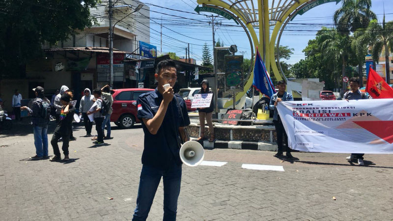 Mahasiswa di Manado Tuntut Seleksi Capim KPK Transparan