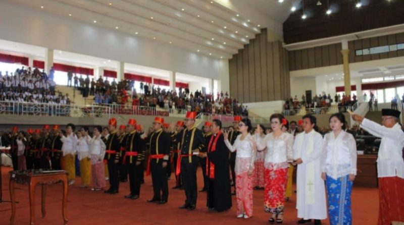 Dilantik Anggota DPRD Minahasa, Ini Ungkapan Moureen Pongantung