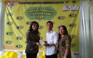 Peduli Pendidikan, Christiany Paruntu Salurkan Beasiswa CEP Bagi Mahasiswa Minsel