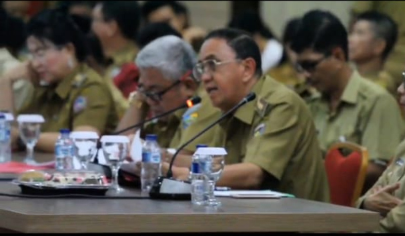 Royke Roring Hadiri Rakor Pengendalian Kebakaran Hutan dan Lahan