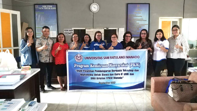 Prodi Teknik Informatika UNSRAT Kenalkan Pembelajaran Berbasis Teknologi dan Multimedia Kepada Sekolah