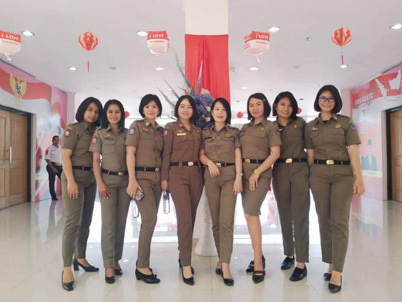 Para Satpol PP Cantik, 'Pengawal' Gedung dan Aspirasi Rakyat