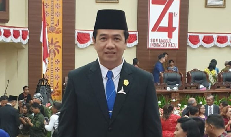 Maskapai Tutup Rute Penerbangan ke Kepulauan, ini Tanggapan Ronald Sampel 8 Maskapai Tutup Rute Penerbangan ke Kepulauan, ini Tanggapan Ronald Sampel