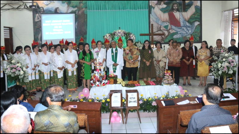 Eman Sebut Gereja Memiliki Peran Penting dan Strategis