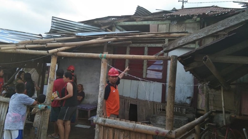 Angin Puting Beliung Terjang Rumah Warga di Tondano