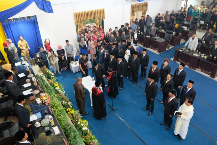 20 Anggota DPRD Boltim Resmi Dilantik
