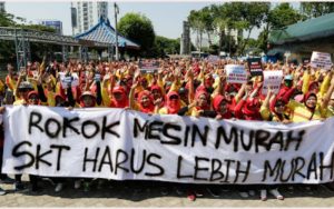 Khawatir di PHK, Pelinting Rokok Minta Pemerintah Lindungi SKT Dari Mesin Rokok Murah