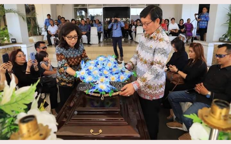 Vicky Lumentut Lepas Alm Lexi Prok di Kantor Walikota
