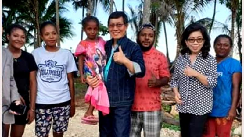 Vicky Lumentut Berdialog Dengan Para Tokoh di Papua