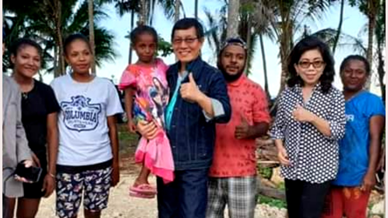 Vicky Lumentut Berdialog Dengan Para Tokoh di Papua