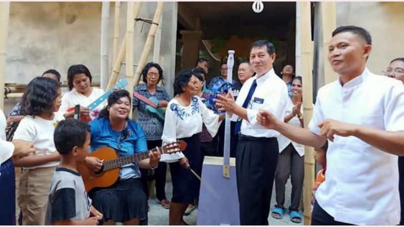 Vicky Lumentut Pimpin Ibadah HUT ke-91 GMIM Maranatha Tinongko-Mana