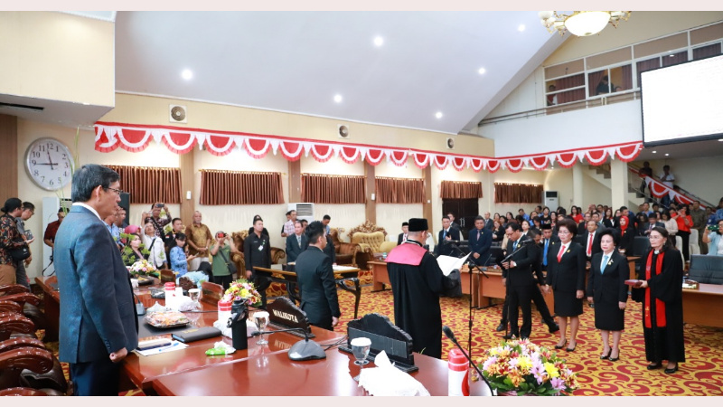Tiga Pimpinan DPRD Manado Dilantik, Vicky Lumentut Harap Bisa Seiring Sejalan
