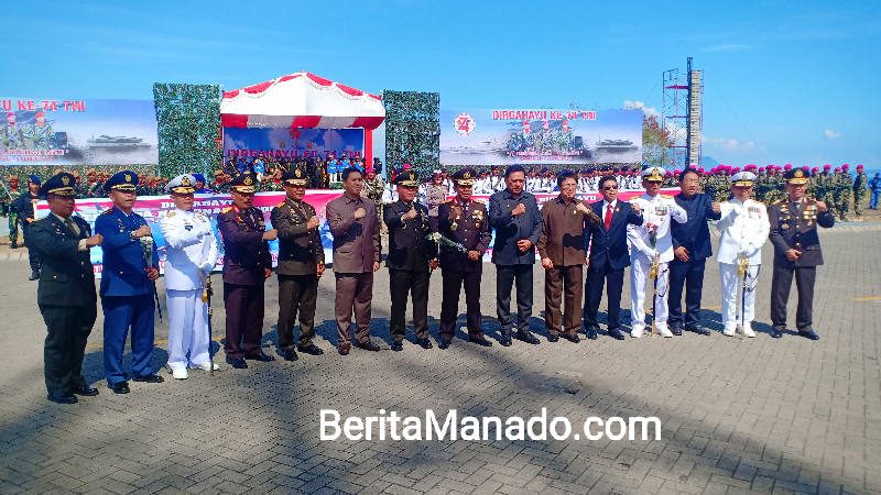 Diwarnai Banyak Atraksi, Pangdam XIII Merdeka Pimpin Upacara HUT Ke-74 TNI