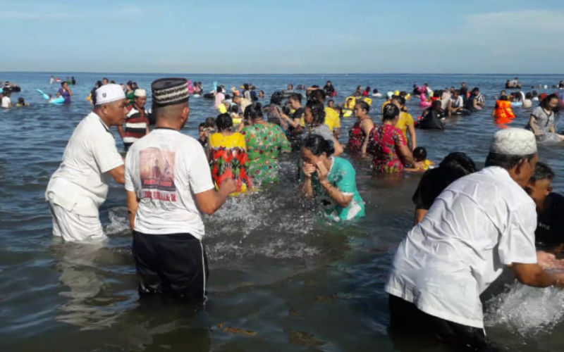 KPLH Sapa Raya Gelar Lomba Angkat Sampah di Dasar Laut