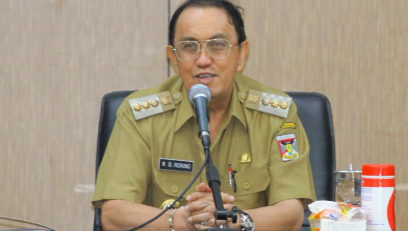 Pimpin Rapat HUT PKB GMIM, Ini Pesan Royke Roring
