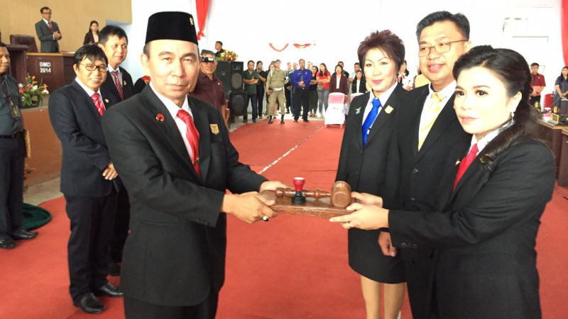 Ucapkan Sumpah Janji, Marty Ole Resmi Pimpin DPRD Mitra Masa Jabatan 2019-2024