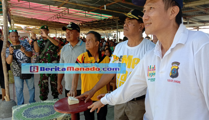 Bupati Jabes Gaghana Canangkan Stop BABS di Pulau Para Lelle