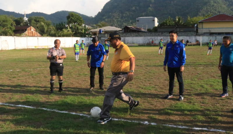 Jabes Gaghana Buka Sangihe All Star Cup KU 40 Tahun 2019