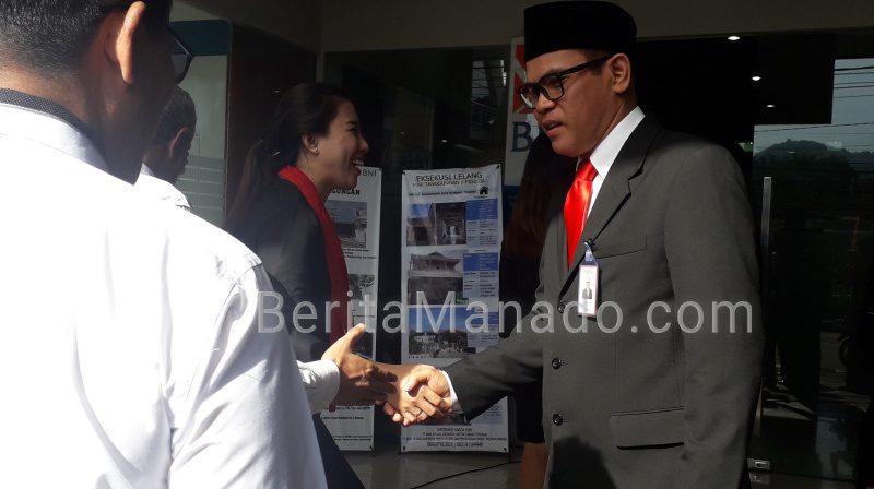 Unik, BNI Tomohon Gelar Upacara Sumpah Pemuda di Pinggir Jalan