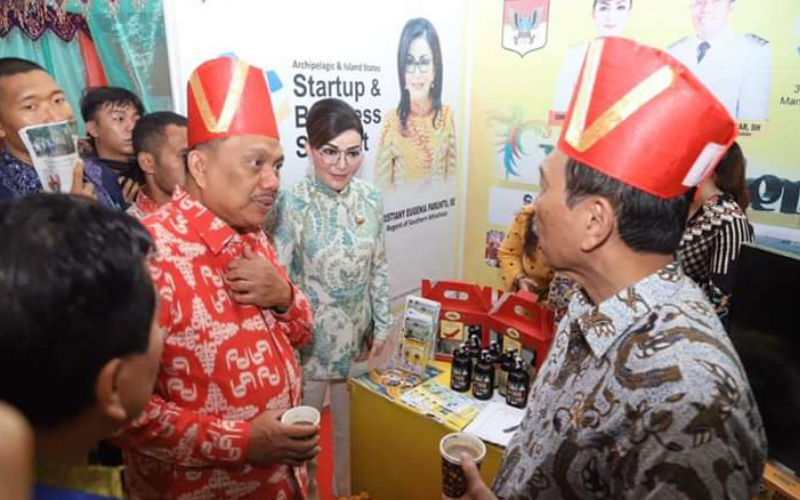 Bupati Christiany Paruntu Jual Potensi Minsel Kepada Menteri Luhut Panjaitan