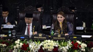Hillary Lasut Pimpin Rapat Paripurna Pelantikan 711 Anggota MPR RI